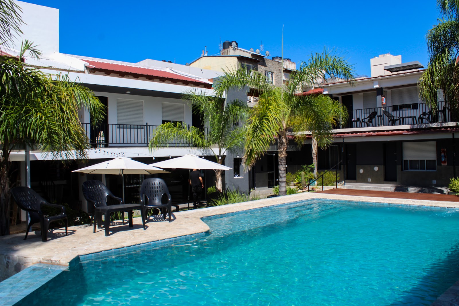 Pileta y parque del hotel